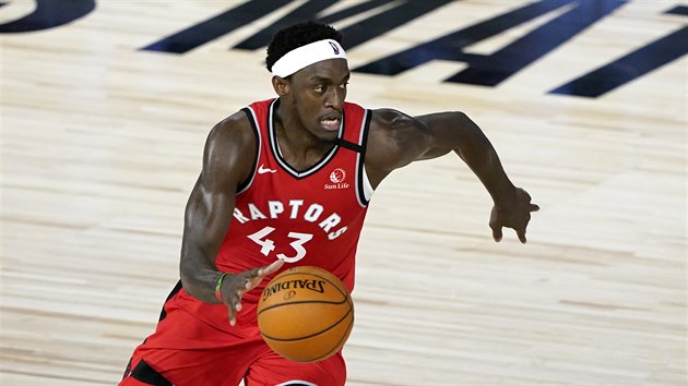 Pascal Siakam z Toronta se t do toku.