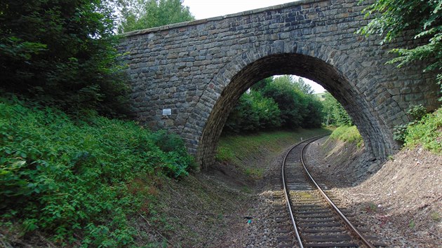 Po kamennm most pvodn vedla silnice do turistick oblasti Doln Morava