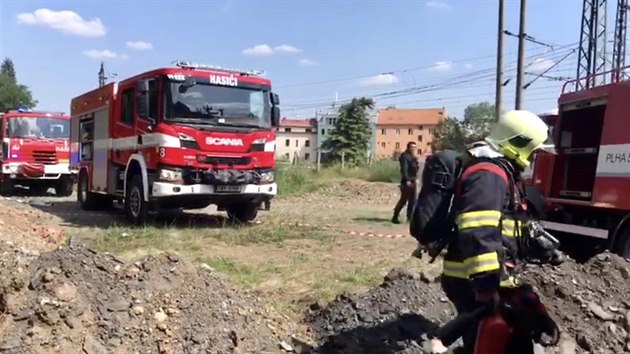 Jednotky pražských hasičů a hasičů Správy železnic zasahovaly v neděli 16. srpna 2020 od 12:30 hodin v ulici Paroplavební v Praze 5 u požáru rozvaděče v napájecí stanici železniční trati. Hasiči požár likvidovali pomocí CO2 a používali dýchací techniku.