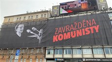 Zakázanou reklamu na dom u Nuselského mostu nahradila Milada Horáková. (11....