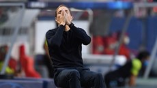 Trenér Paris St. Germain Thomas Tuchel lituje spálené ance ve tvrtfinále Ligy...