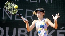 ZVLÁDLA ZÁV�R. Lucie Havlí�ková se ve svém semifinále se sokyní Lindou...