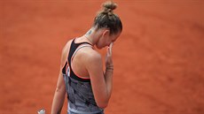 Kristýna Plí�ková smutní po nepoda�ené vým�n� v semifinále Prague Open.
