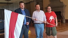 V Plzni byla na radnici vyvěšena běloruská vlajka. (15. srpna 2020)