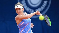 Rumunka Simona Halepová bhem turnaje Prague Open.