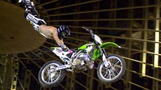 Jezdec Petr Kucha se v roce 2004 pedstavil na motokrosová show v brnnské...