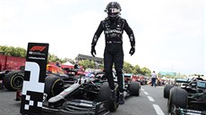 Lewis Hamilton z Mercedesu po vítzství ve Velké cen panlska F1.