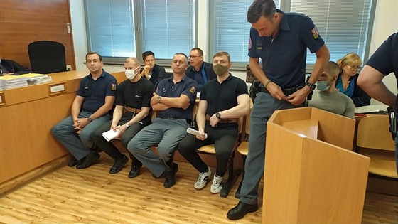 Litevci obvinění z ozbrojené loupeže v klenotnictví v centru Ústí nad Labem...