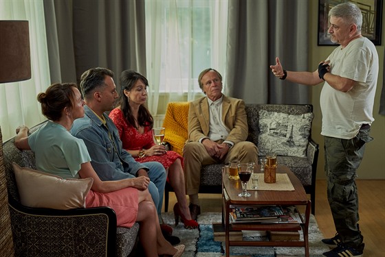 Z natá�ení filmu Ve�írek