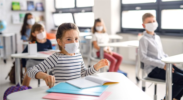 Lékaři se pustili do ODS kvůli kritice zavřených škol. Zemřely by tisíce lidí, tvrdí