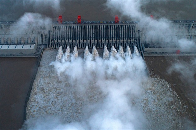 Čínský déšť pomohl ušetřit uhlí i plyn, vodní elektrárny jedou naplno