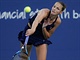 Karolna Plkov returnuje na turnaji v New Yorku.