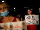 Stovky Izraelc v Tel Avivu protestovali proti údajnému hromadnému znásilnní...