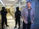 Vdce ruské opozice Alexej Navalnyj mluvící k novinám ped soudem. (26....