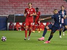 Paíský útoník Kylian Mbappé pálí na bránu ve finále Ligy mistr proti...