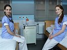 Michaela Tomeová a Natalie Halouzková v seriálu Sestiky Modrý kód (2020)