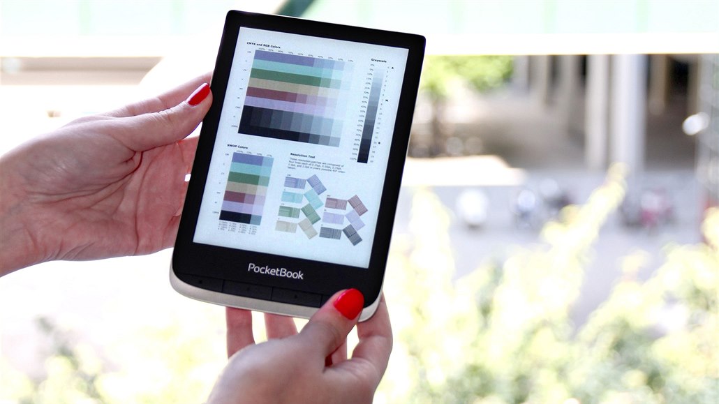 PocketBook Colour je první teka s novým barevným e-ink displejem v esku.