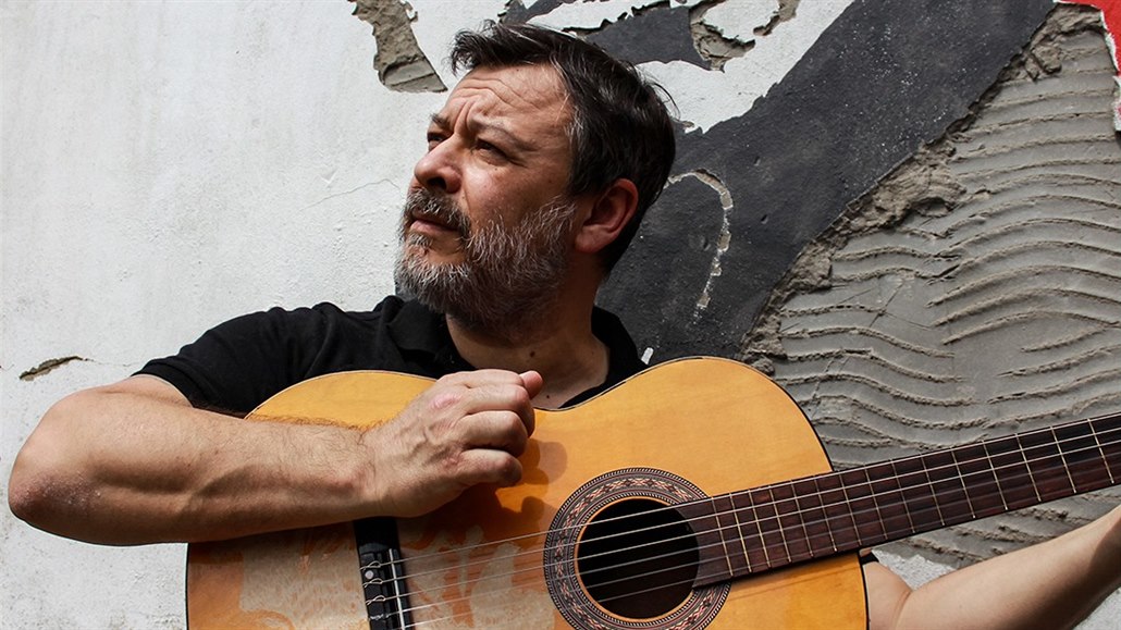 James Dean Bradfield nato�il album v�nované Victoru Jarovi
