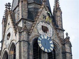 Návrat opravených hodin na v kostela sv. Ludmily. (24.8.2020)