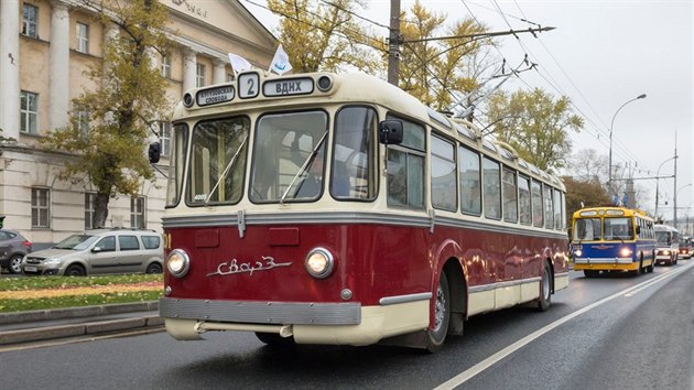 Tradiční jízda trolejbusových veteránů v Moskvě 