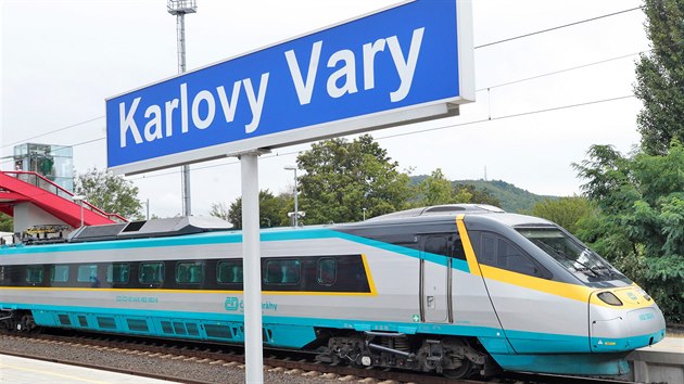 Pendolino dnes přijelo v rámci prezentační jízdy na karlovarské horní nádraží. (29. srpna 2020)