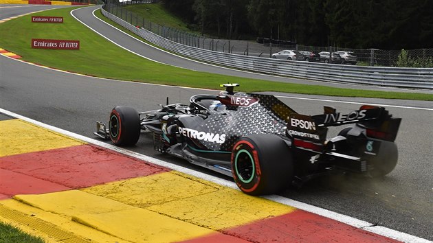 Finsk jezdec stje Mercedes Valtteri Bottas v kvalifikaci na Velkou cenu Belgie
