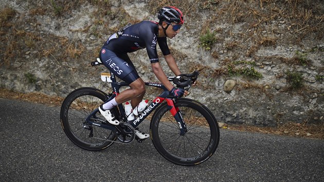 Kolumbijec Egan Bernal na trati prvn etapy Tour de France 2020