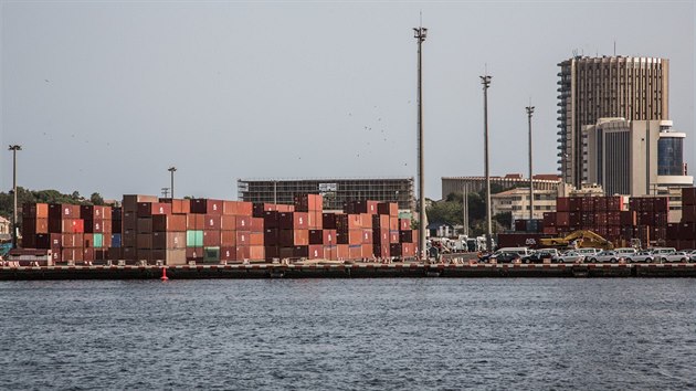 Dakarský přístav v Senegalu. (24. června 2020)