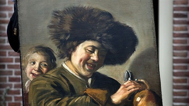 Z nizozemskho muzea umn u potet ukradli obraz Dva smjc se chlapci od male Franse Halse. Snmek vznikl pot, co se ho policii podailo vyptrat po druh krdei. (3. listopadu 2011)