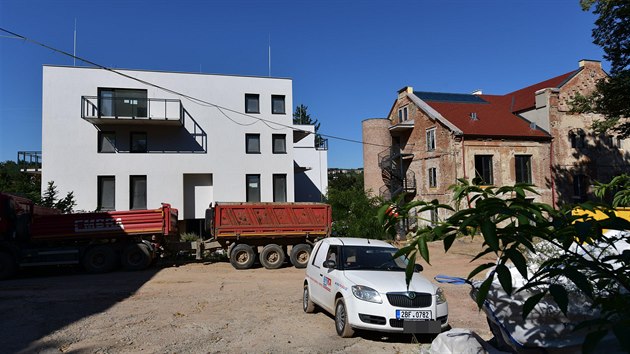 Ani peovatelsk dm, ani wellness. Nov budova v brnnskch Jehnicch nabz klasick bydlen.