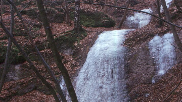 Moravskokrumlovsk vodopd je rozdlen do dvou stup. Prvn spd m tyi metry, druh o pr metr dl je jedenctimetrov. Ovem k vidn nen pokad.
