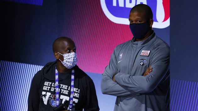 Mike Batiste, asistent trenra Orlando Magic, do prce nemusel, v NBA se zpasy odkldaly kvli bojkotu.
