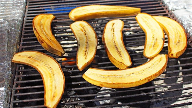 Syrov� zeleninov� ban�ny nejsou dobr�, j�st se daj� a� po tepeln� �prav�.