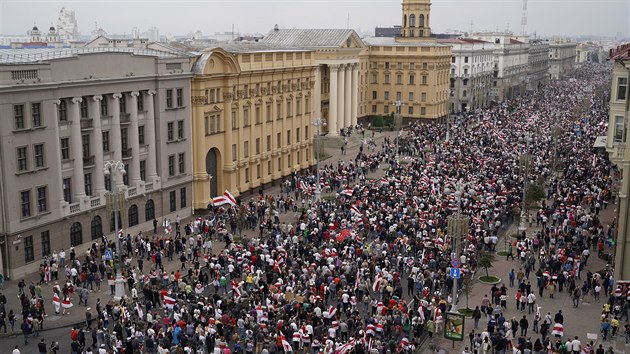 Sto tisc lid v nedli vylo opt do ulic bloruskho Minsku. daj nov prezidentsk volby, odmtaj optovn vtzstv Alexandra Lukaenka. (23. srpna 2020)