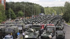 Běloruské armáda během přehlídky v Minsku