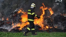 Po�ár stoh� ve Vratislavicích nad Nisou