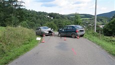 Zdrogovaný řidič ve voze Škoda Felicia čelně naboural do octavie, kde řidička...