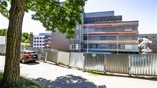 Nové pavilony nemocnice v Náchodě jsou už před dokončením (5. 8. 2020).