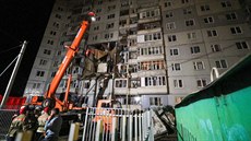 V ruské Jaroslavli v pátek vybuchl plyn v obytném dom�. Záchraná�i na�li t�la...