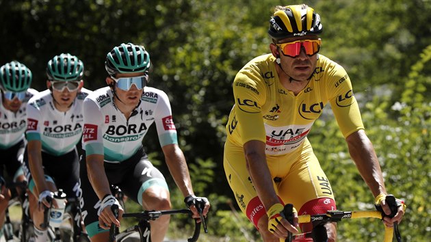 Alexander Kristoff z Norska ve lutm dresu pro ldra zvodu ve druh etap Tour de France
