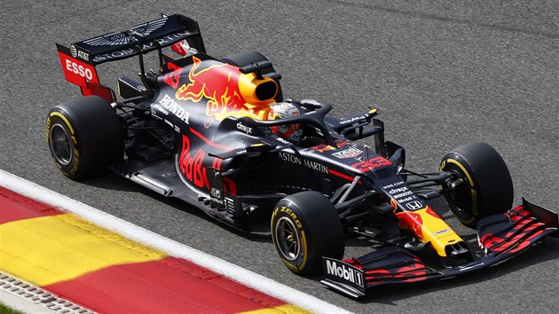 Nizozemsk pilot ze stje Red Bull Max Verstappen na trati Velk ceny Belgie