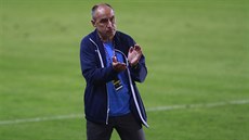 Sparťanský trenér Václav Kotal povzbuzuje své svěřence v utkání s Olomoucí.
