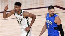 Janis Adetokunbo z Milwaukee se raduje z úspchu proti Orlandu, do útoku jde...