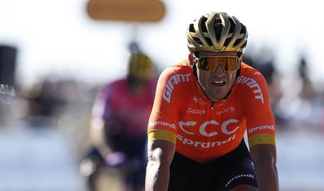 Greg van Avermaet se bl k cli est etapy Tour de France.