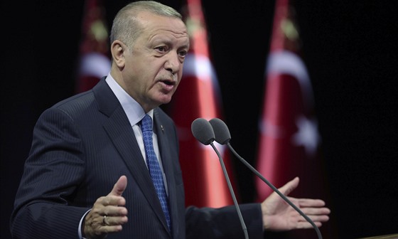 Turecký prezident Recep Erdogan bhem projevu v Ankae. Podle Erdogana se ecko...