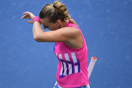 Petra Kvitová smutní v osmifinále US Open.