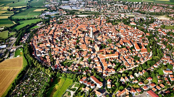 Letecký pohled na Nördlingen od západu