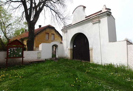 Statek Josefa Ma�ína v Lo�anech na Kolínsku na snímku z kv�tna 2016. V...