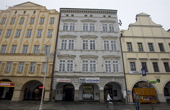 Dm umní stojí na námstí Pemysla Otakara II. v eských Budjovicích.
