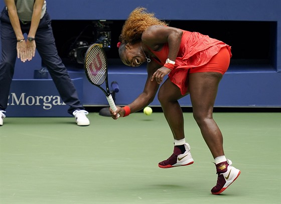 Amerianka Serena Williamsov bhem tvrtfinle US Open.